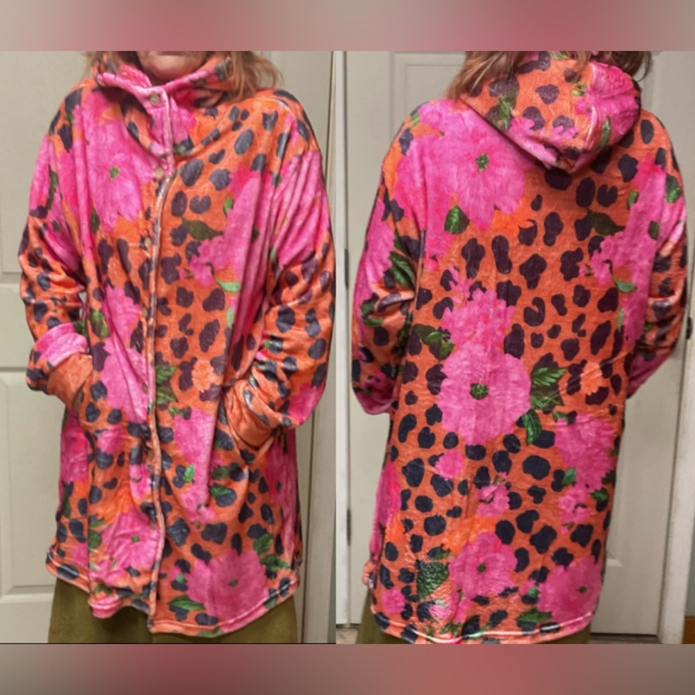 NWOT Autumn Fall Bright Pink Coat Rainbow Abstract Hood Long Sleeves Midi Length - Picture 2 of 11